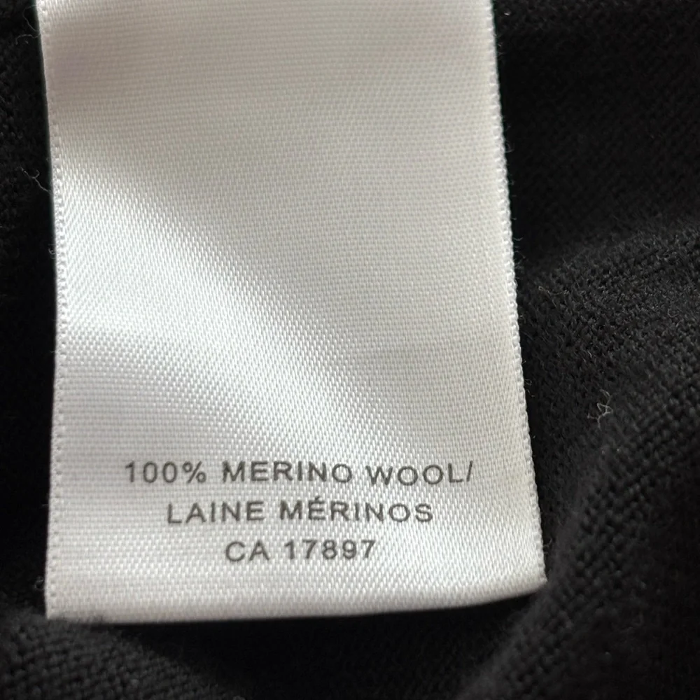 Banana Republic Women's Black Cardigan with Gray Accents - Picture 4 of 4